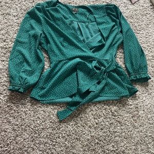 Green pattern wrap shirt